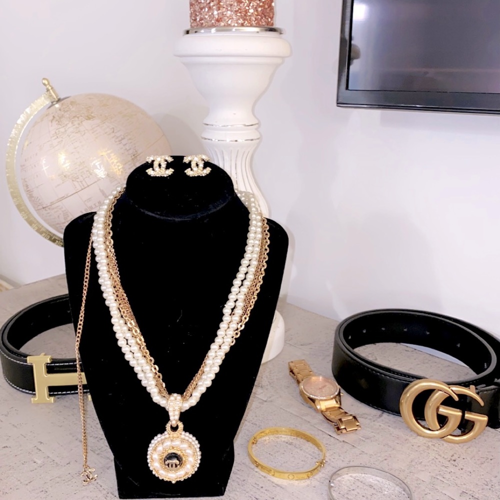 Vintage Chanel necklace not for sale. Earrings are for sale💍